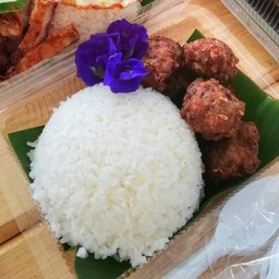 ข้าวหมูก้อนทอด