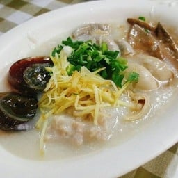 โจ๊กหมู+ไข่เยี่ยวม้า