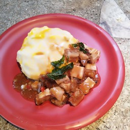 ข้าวราดกระเพราหมูกรอบ