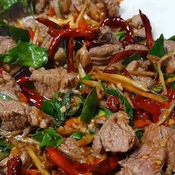 เนื้อผัดนรก ราดข้าว