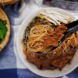 ก๋วยเตี๋ยวเรือเต็มคำ