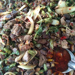 ผัดเครื่องในไก่พริกหยวก