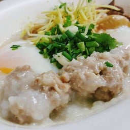 โจ๊กหมู+เครื่องใน พิเศษใส่ไข่
