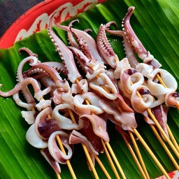 น้ำจิ้มเขียวหมึกย่างลูกชิ้นปิ้งเตาถ่าน