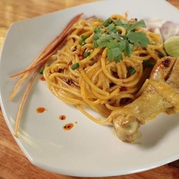 สปาเก็ตตี้ข้าวซอยไก่แห้ง