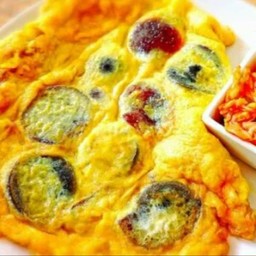 ข้าวราดไข่เจียวไข่เยี่ยวม้า