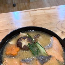 แซลมอนมิโสะนาเบะ