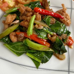 คะน้าไก่กรอบ กับข้าว