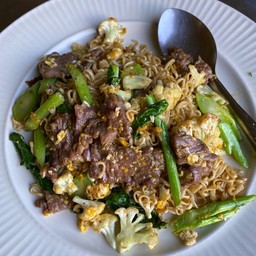 ผัดมาม่า