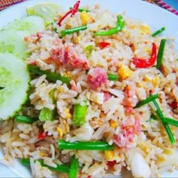 ข้าวผัดแหนม
