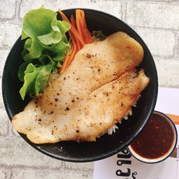 ข้าวปลาย่างจิ้มแจ่ว