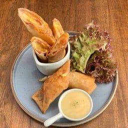 ปอเปี๊ยห่อแฮมชีส