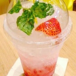 สตอเบอรี่โซดา