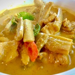 แกงไก่บ้านหยวกกล้วย