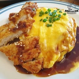 ข้าวไข่ข้น ไก่ทอด ซอสทงคัตสึ