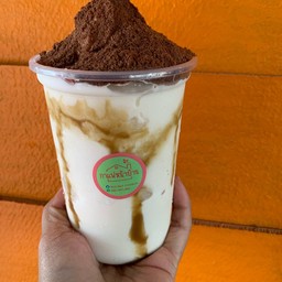 นมหมีปั่นภูเขาไฟ