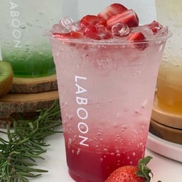 สตอเบอรี่โซดา