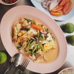 ยำไข่ดาว