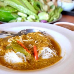 ขนมจีนราดน้ำยาป่า