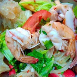 ยำเห็ดเข็มทองรวมมิตร