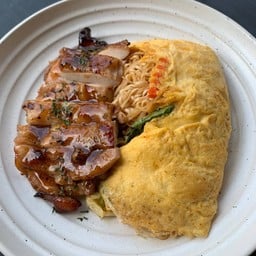 มาม่าไข่กลบหมูย่าง