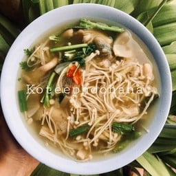 ต้ำยำรวมเห็ดน้ำใส