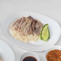 ข้าวมันไก่ เนื้อหนัง+เครื่องใน