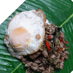 ตำนานกะเพราไก่พริกแห้งไร้น้ำมัน