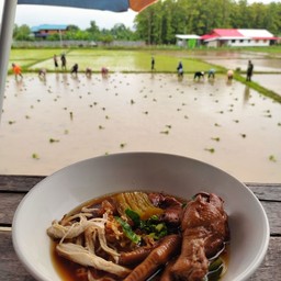 หนานเบ้น ก๋วยเตี๋ยวไก่ตุ๋นมะระ