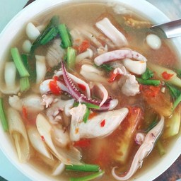 ต้มยำรวมน้ำใส