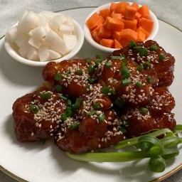 ไก่ทอด ไก่ทอด ขนมจีบ ซาลาเปา By มันนี่ มันนี่