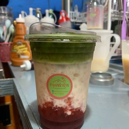 ชาเขียวสตอเบอร์รี่นมสด