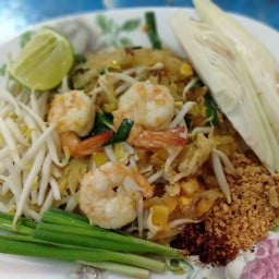 ผัดไทกุ้งสด คลอง13