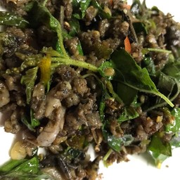 ผัดกะเพรากบสับ