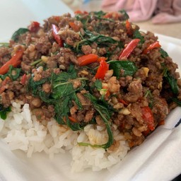 ร้านอาหารตามสั่งแพรว&พลอย