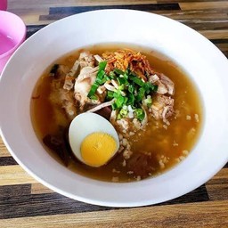 ส้มตำ ก๋วยเตี๋ยวไก่มะระ