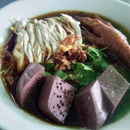 ยายน้อยข้าวมันไก่&ก๋วยเตี๋ยวไก่