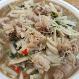 แกงไก่บ้านใส่หน่อไม้ดอง