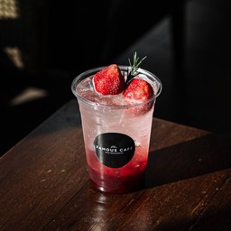 สตรอเบอรี่โซดา Strawberry Soda