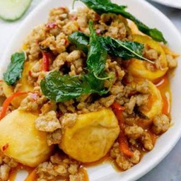 เต้าหู้ไข่กะเพรา