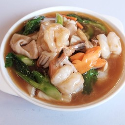 เส้นใหญ่ราดหน้าทะเล (S)