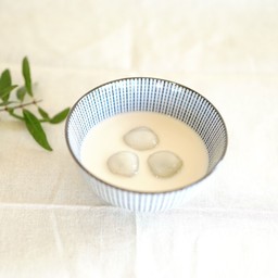 B8 บัวลอยน้ำเต้าหู้