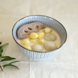 B10 แปะก๊วยน้ำเต้าหู้บัวลอย+รากบัว