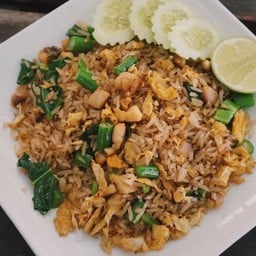 ข้าวผัดคะน้าฮ่องกงปลาเค็ม