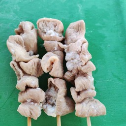 ไส้ใหญ่หมูต้มสุก