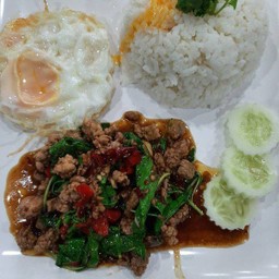 ข้าวกระเพราเนื้อสับ