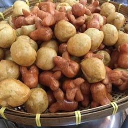 ร้านลูกชิ้นปลาระเบิดซูโม่ ตลาดรถไฟ