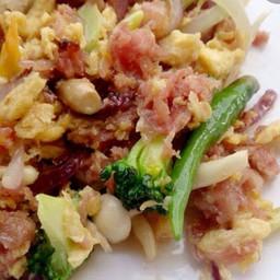 ข้าวแหนมผัดไข่