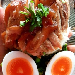 ข้าวขาหมูพิเศษ