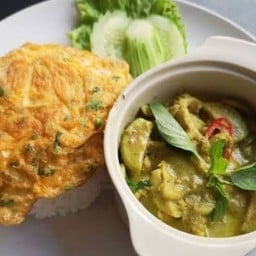 ชุดข้าวไข่เจียว+แกงเขียวหวานไก่